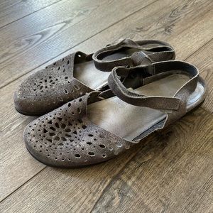Naot Womens Shoe Size 40